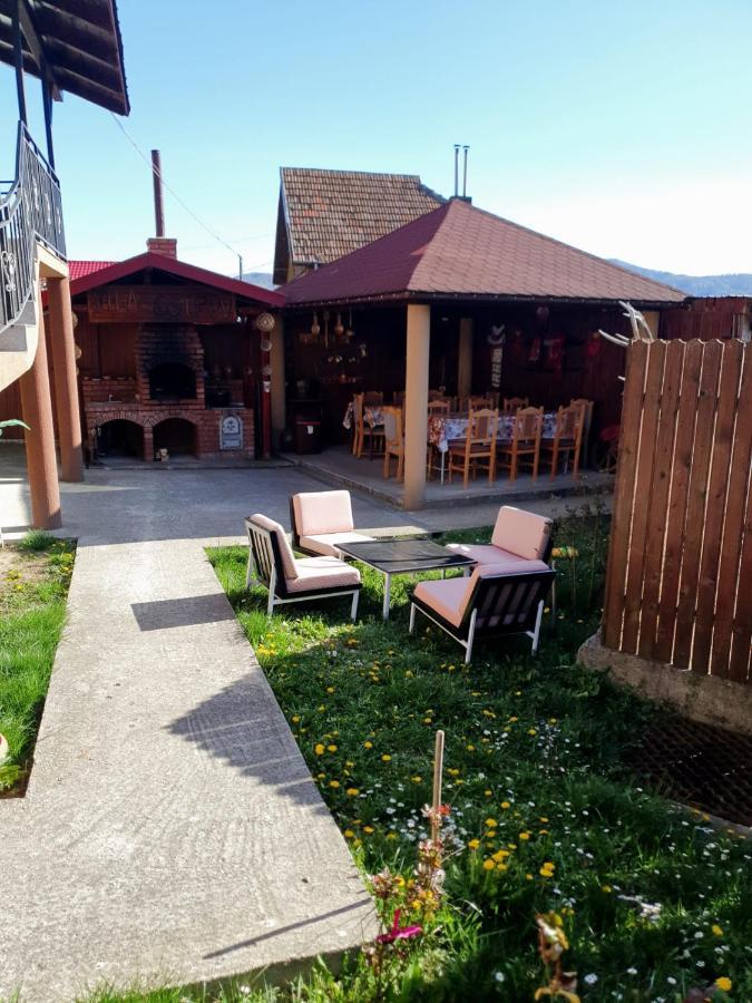 Отель Casa Ostrov Кэлимэнешти Экстерьер фото